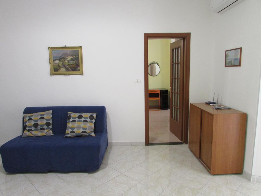 Trimarchi House Apartment Наполи Екстериор снимка