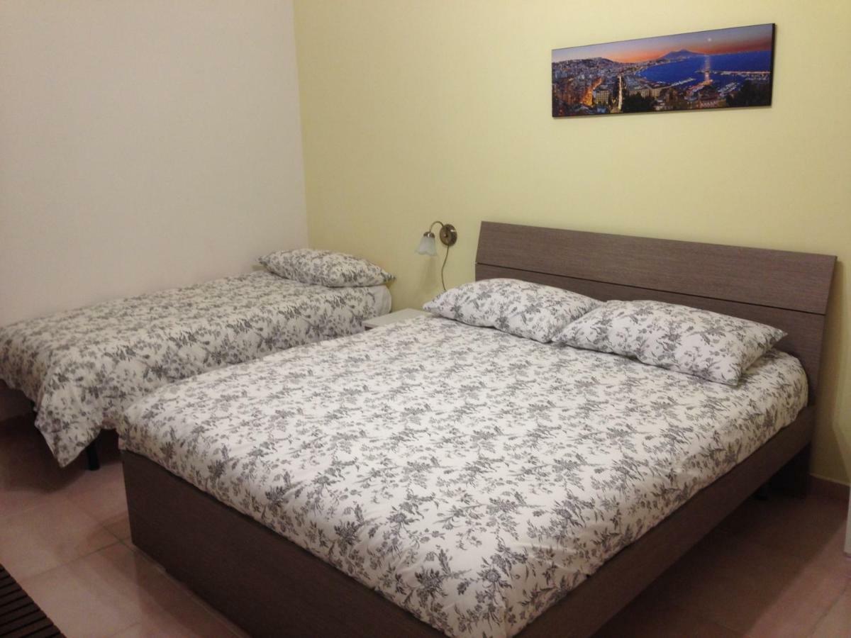Trimarchi House Apartment Наполи Екстериор снимка